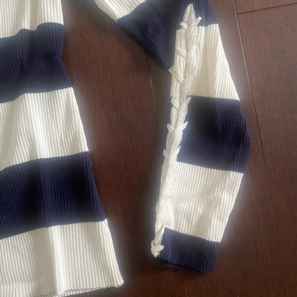 Molly Bracken sweater - Picture 6 of 6